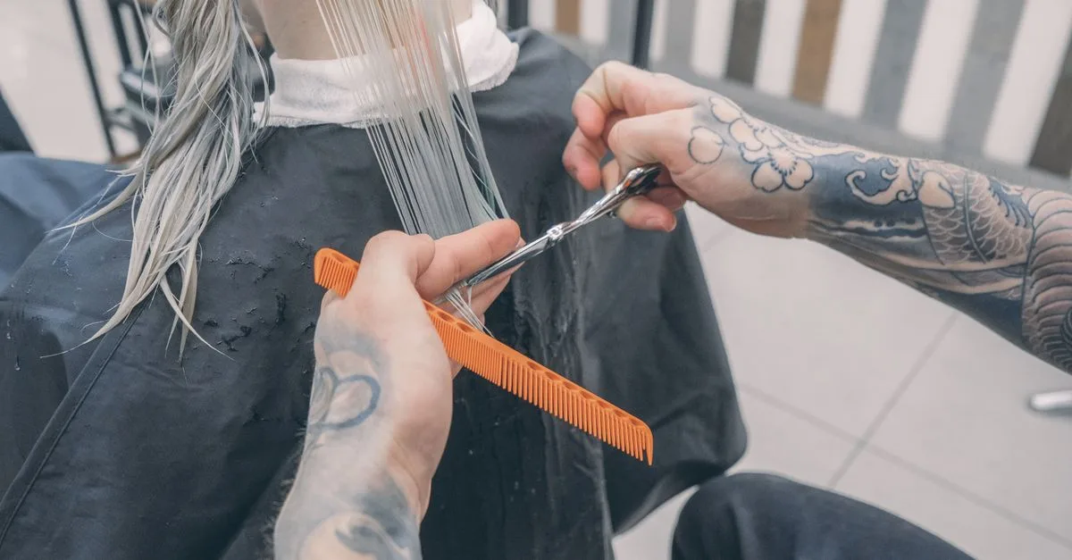 découvrez nos coupes de cheveux tendance et personnalisées pour un style unique qui reflète votre personnalité.