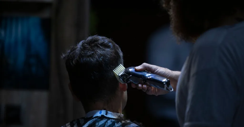 découvrez nos coupes de cheveux tendance et personnalisées pour sublimer votre style. trouvez la coiffure parfaite adaptée à votre personnalité et à votre morphologie.