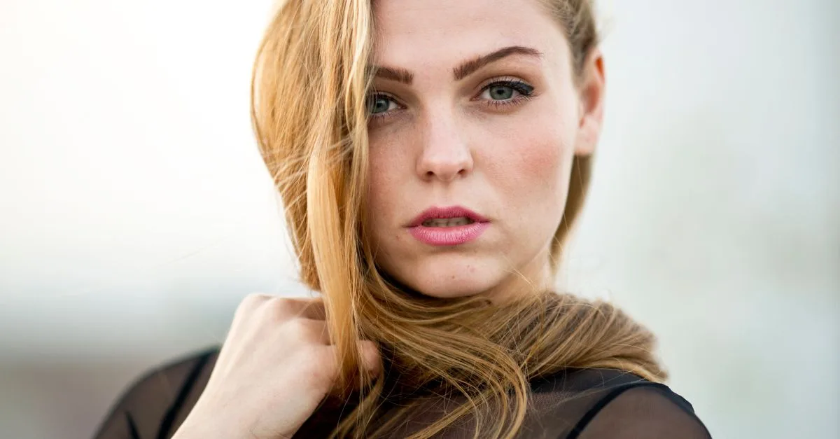 découvrez la tendance blonde ombré hair, une technique de coloration qui offre un dégradé lumineux et naturel pour sublimer vos cheveux avec style et élégance.