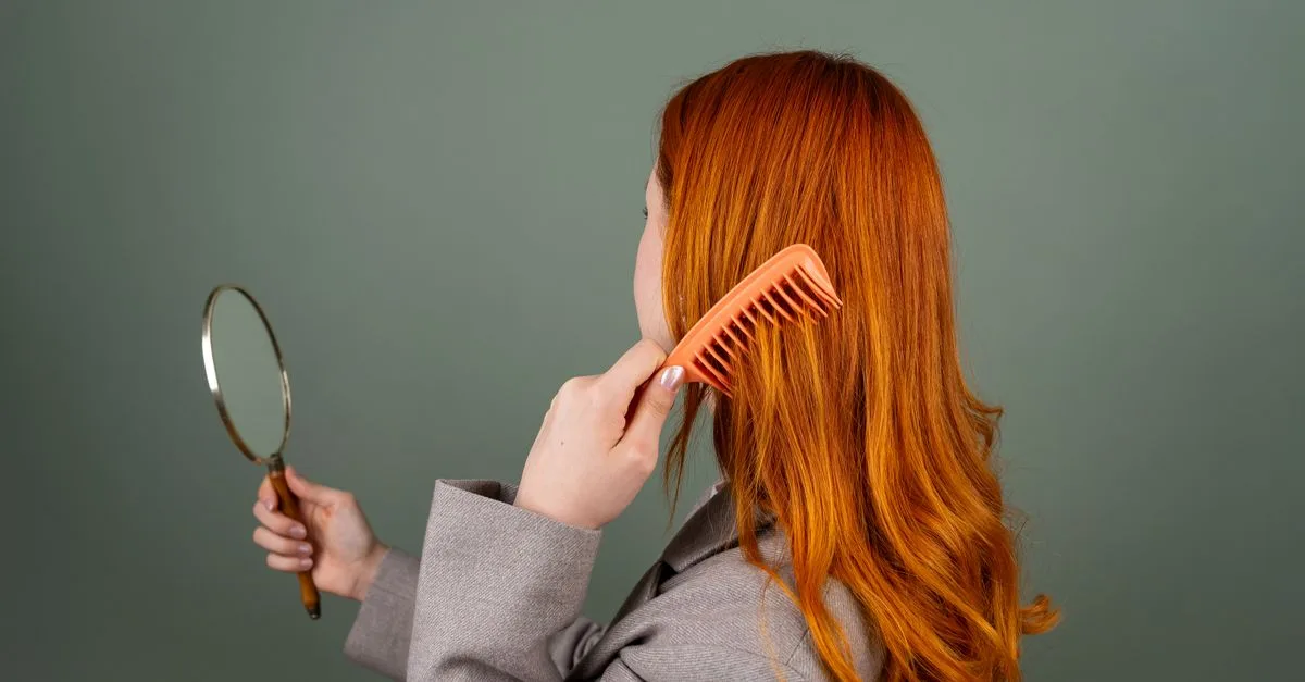 conseils et produits essentiels pour prendre soin des cheveux colorés, préserver la couleur et maintenir des cheveux éclatants et en bonne santé.