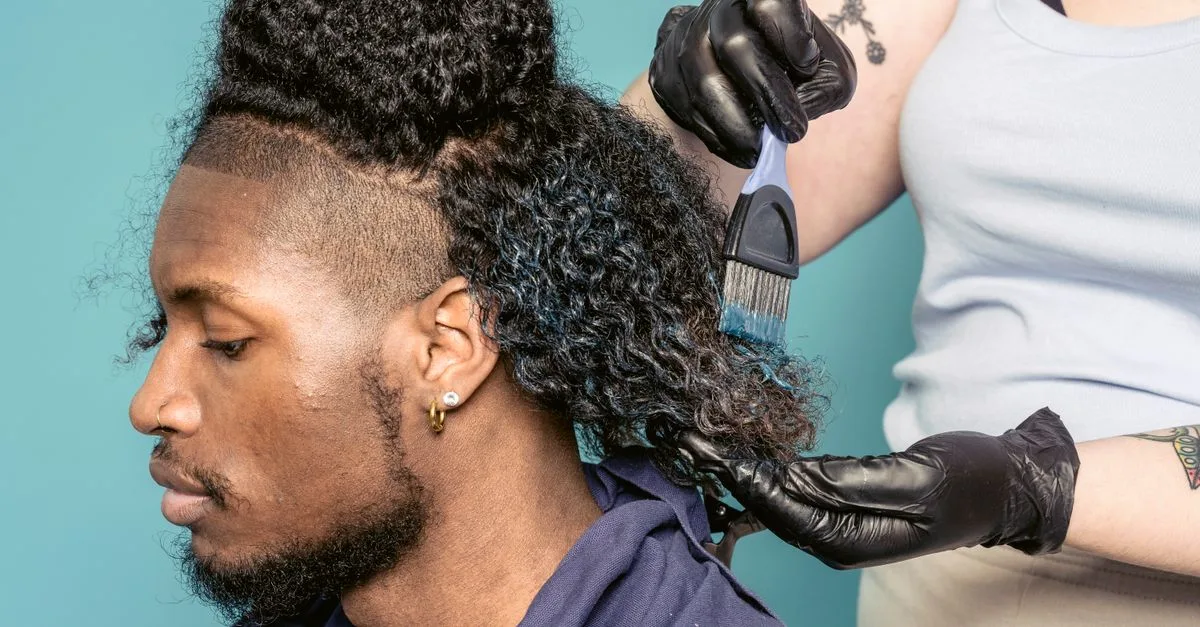 découvrez une large gamme de nuances de teintures pour cheveux pour tous les styles et toutes les envies. trouvez la couleur parfaite pour sublimer votre look.