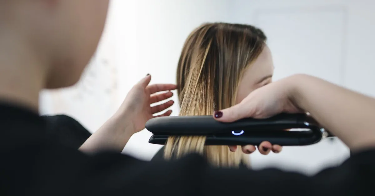 découvrez notre traitement éclat pour cheveux, conçu pour sublimer la brillance naturelle et revitaliser votre chevelure en profondeur.