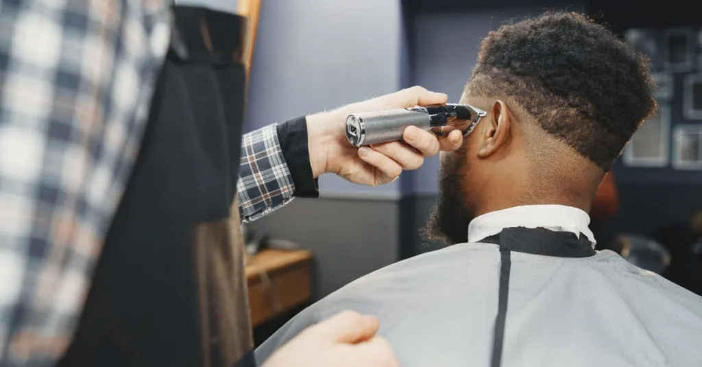 découvrez la coupe américaine moderne décolorée, un style tendance alliant élégance et fraîcheur pour un look contemporain et dynamique.