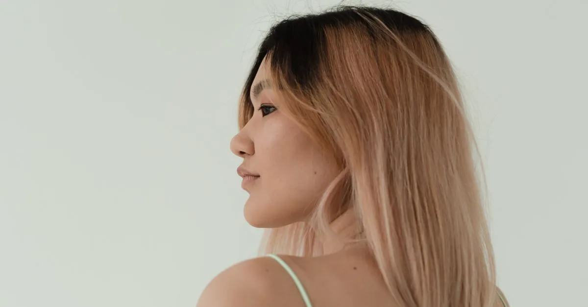 découvrez l'ombre hair pour les brunes, une technique de coloration qui sublime vos cheveux avec un dégradé naturel et lumineux.