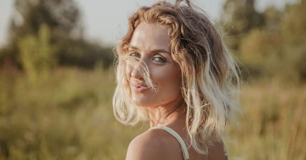 découvrez comment réparer et nourrir vos cheveux élastiques après un décoloration avec nos conseils experts pour retrouver douceur et résistance.