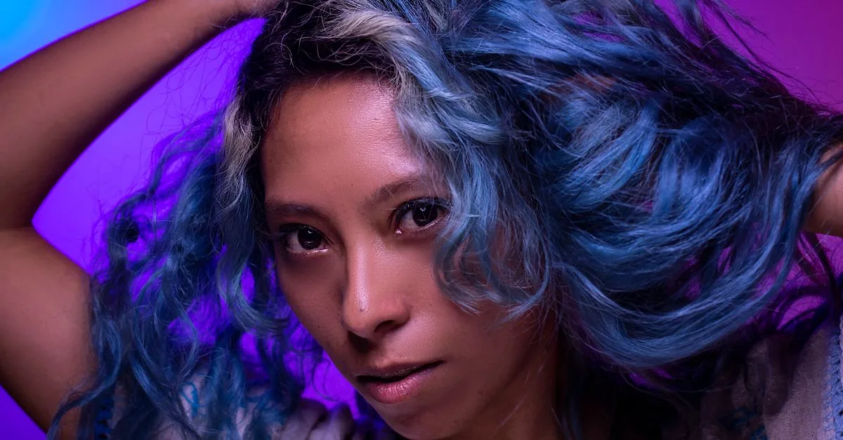 découvrez la coloration capillaire tonale pour sublimer vos cheveux avec des nuances harmonieuses et naturelles.