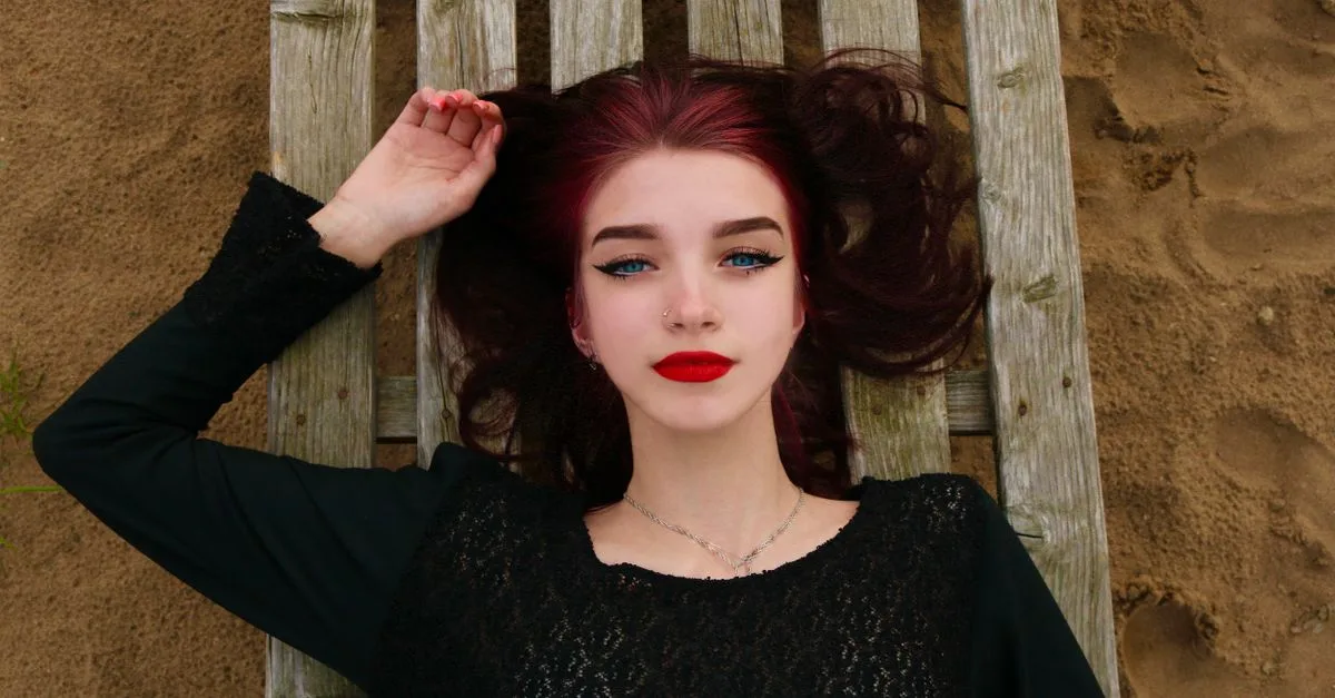 découvrez la coloration cheveux ton sur ton pour un effet naturel et harmonieux qui sublime votre coiffure en apportant profondeur et brillance.