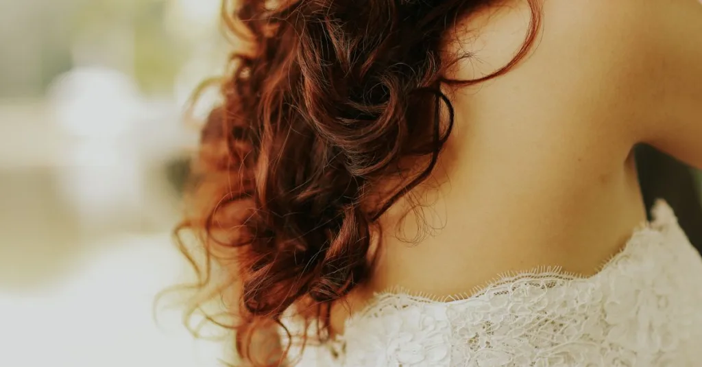 découvrez nos conseils et astuces pour sublimer vos cheveux ondulés, entretenir vos boucles wavy et adopter un style naturel et élégant au quotidien.