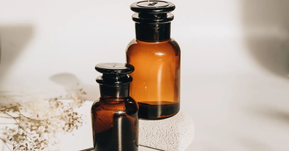 découvrez notre huile éclaircissante naturelle pour un teint lumineux et uniforme. idéale pour estomper les taches et sublimer votre peau en douceur.